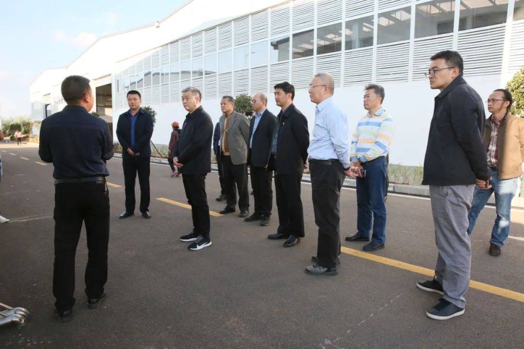 脱贫攻坚中国电信集团纪检监察组组长付咏中到盐源扶贫调研含视频