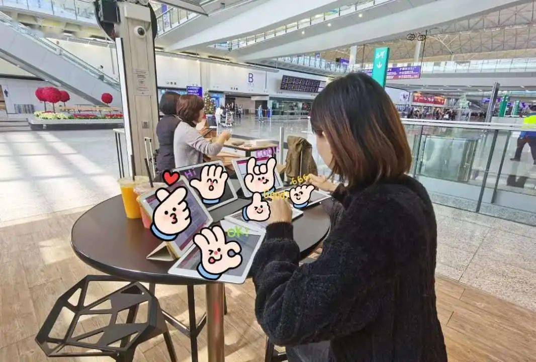 靠自己在深港立足的热血姑娘丁可心专访