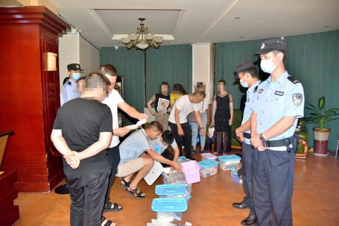 广元警方打掉一卖淫嫖娼窝点9人被抓