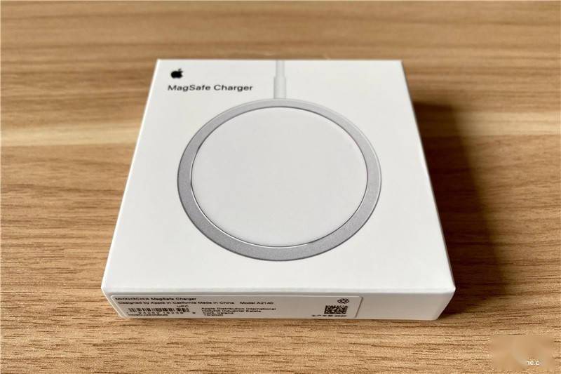 苹果magsafe充电器第一时间开箱与简评