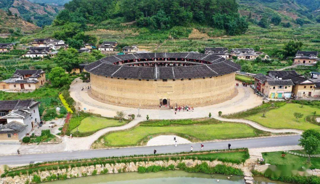 安心听华安土楼