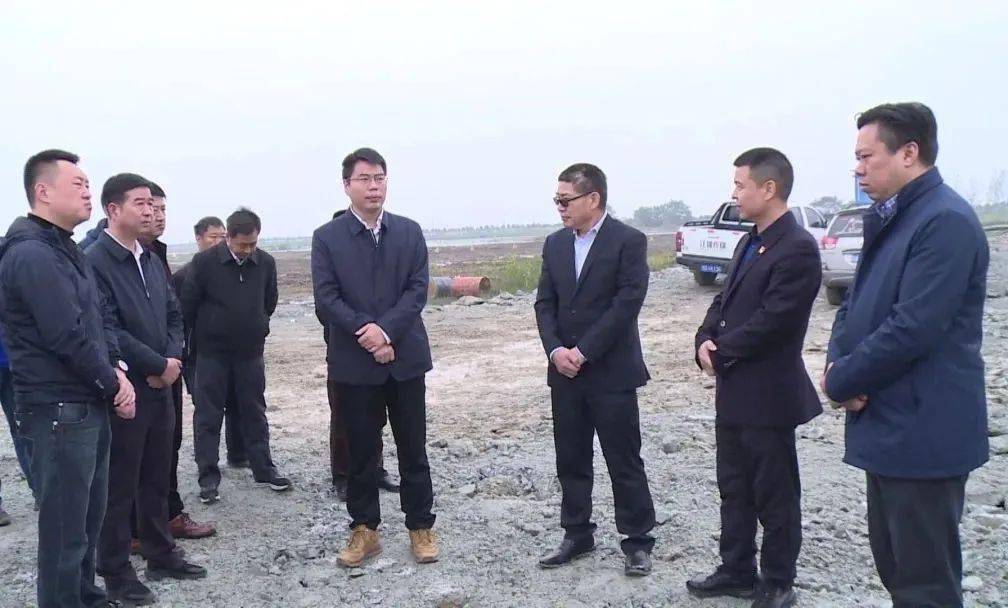 据了解,落户监利白螺的玖龙纸业(湖北)浆纸基地项目总投资125亿元