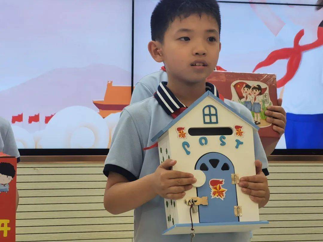这所小学的选举与众不同创意十足的投票箱你见过吗