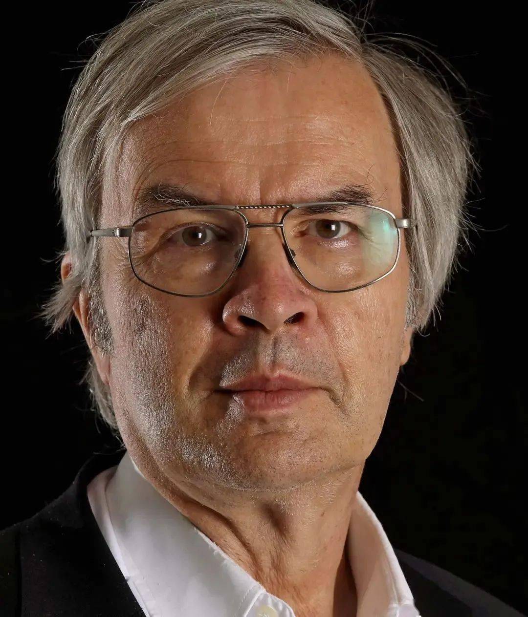 诺奖得主的烦心事获奖当天收到500封邮件还有人上门劝说把奖金捐出去