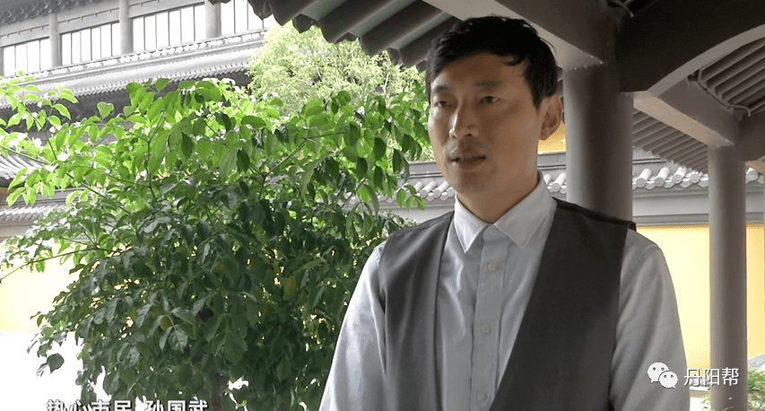 市民孙国武这次捐赠的文物,包括晚清,民国时期的佛教题材碑刻拓片