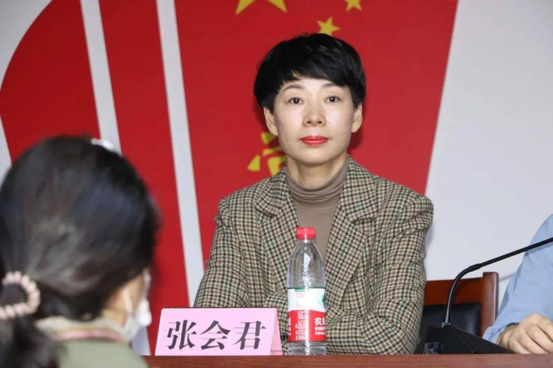 源汇区马路街党工委张会君副书记致辞市妇联秦燕萍部长讲纪律要求市人