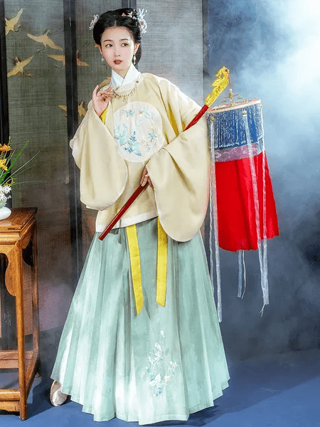 小荟上新推荐vol.18|秋澄万景清,佳人风姿显