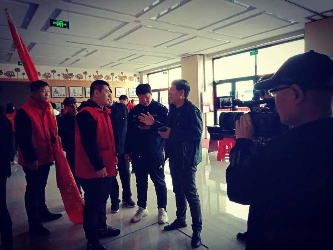 虎林雷锋车队向雷锋学习发扬老兵精神