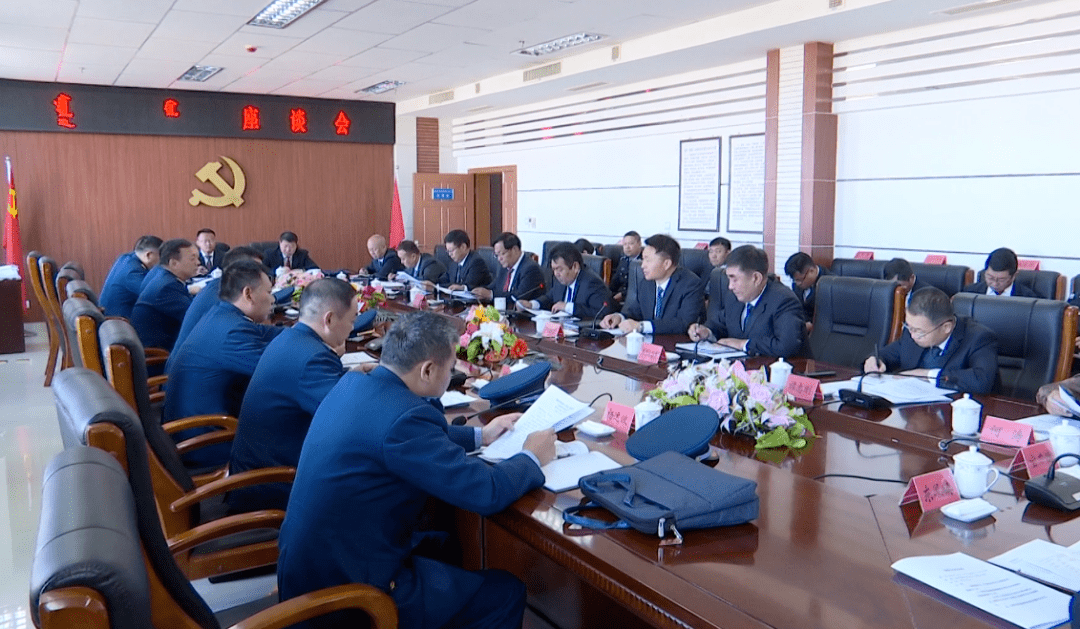 空军某基地政治委员雷同东一行来额济纳旗走访