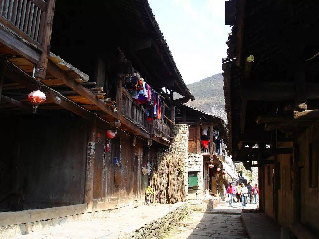 千年古寨展新颜!打卡张家界大山深处的绝美村落!_苦竹