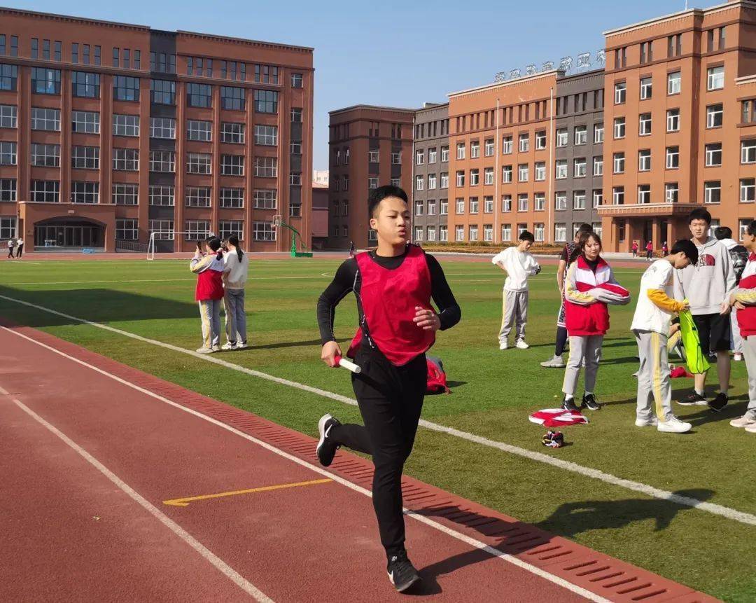 亚桥高中丨奔跑不息行健致远