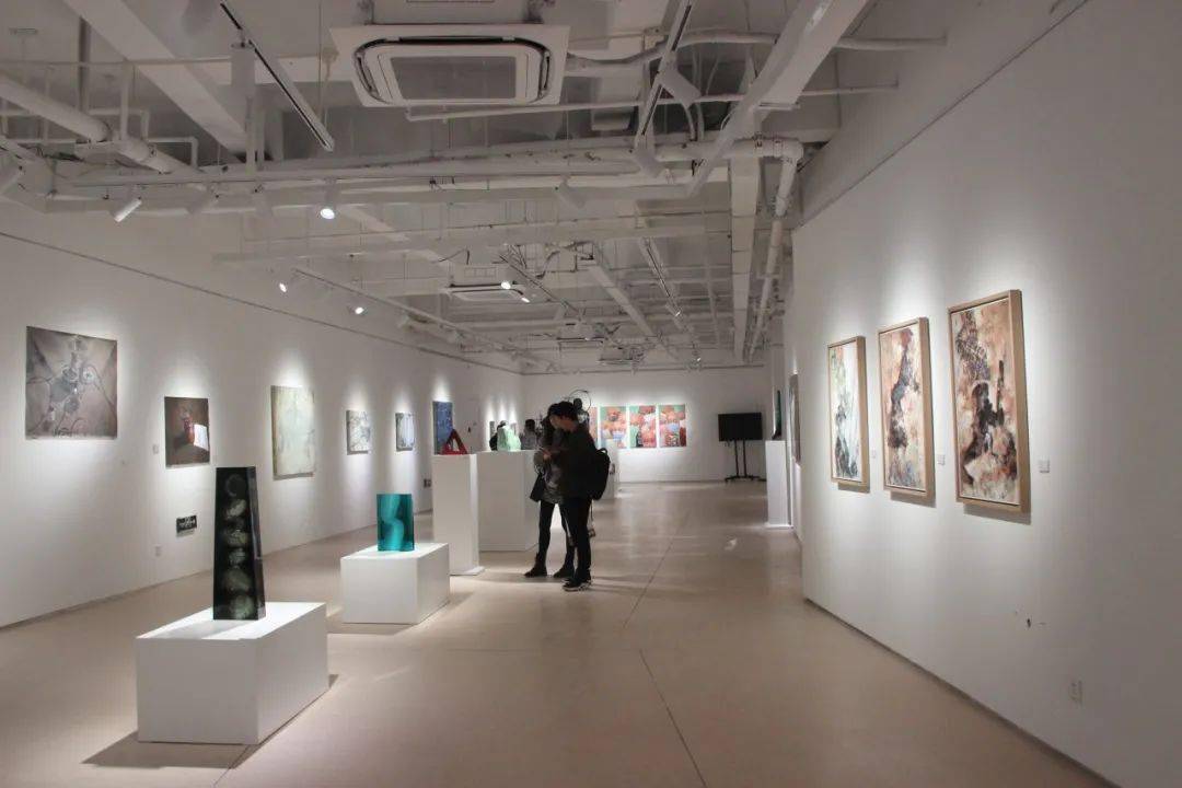 二至周日10:00-17:00开放)展览地点上海美博美术馆(闵行区黎明路88号