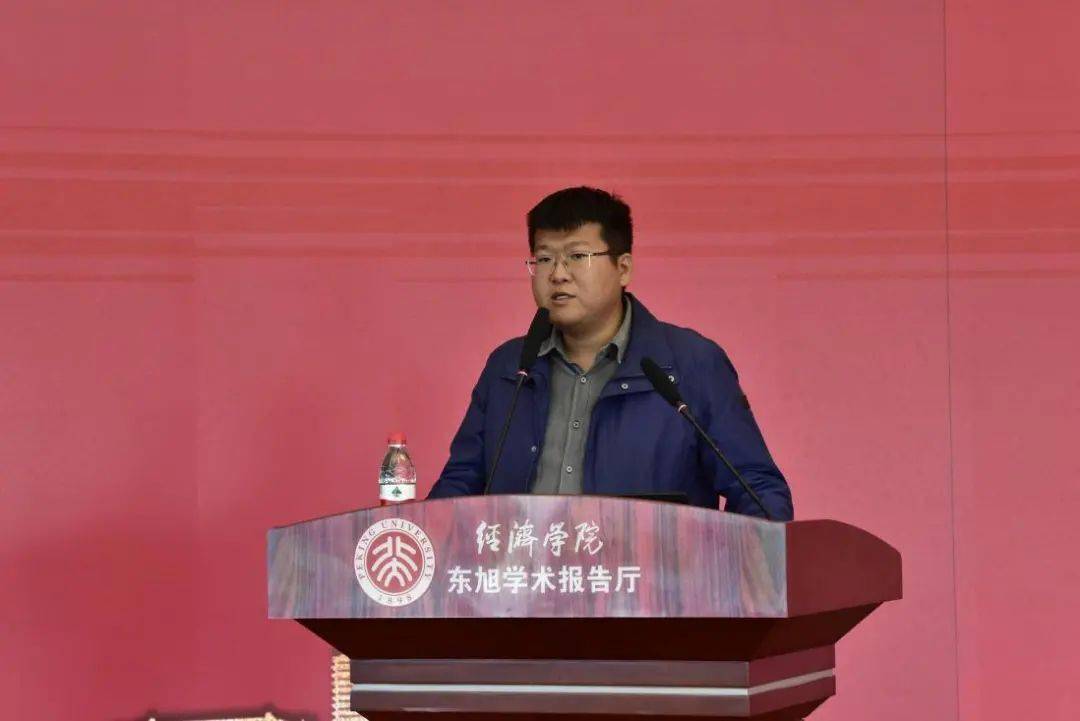 最后,经济学院团委书记刘家玮简要介绍了团校工作的整体安排.