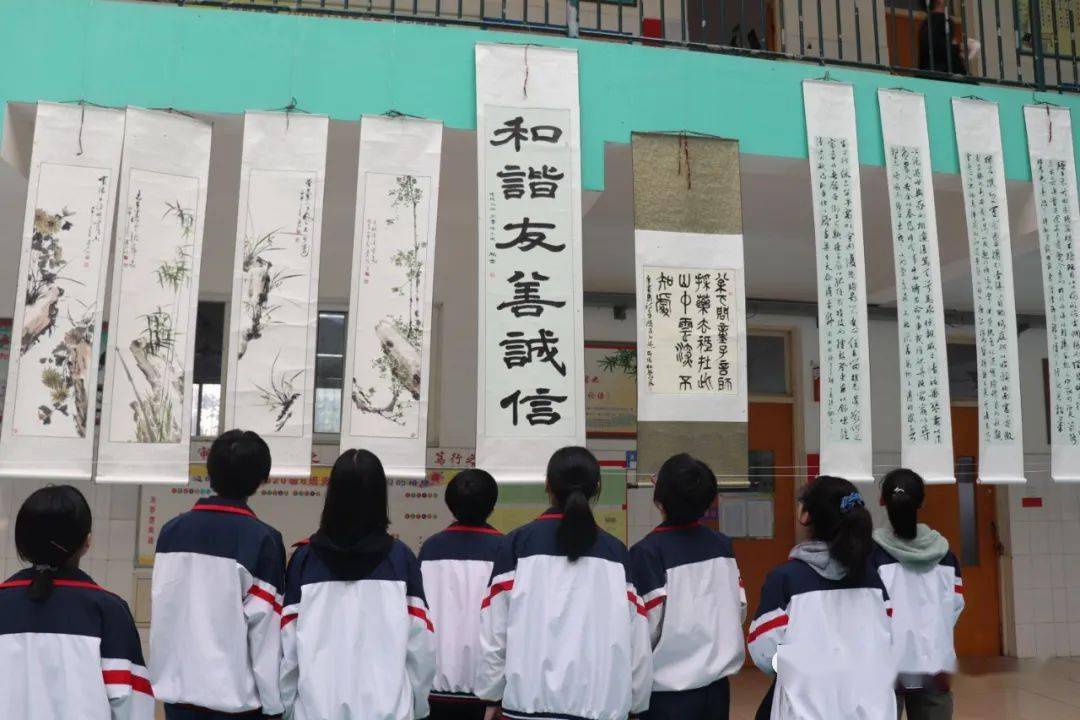 团结一心战疫情61翰墨丹青颂祖国︱安丘市青云学府举办第十一届金秋