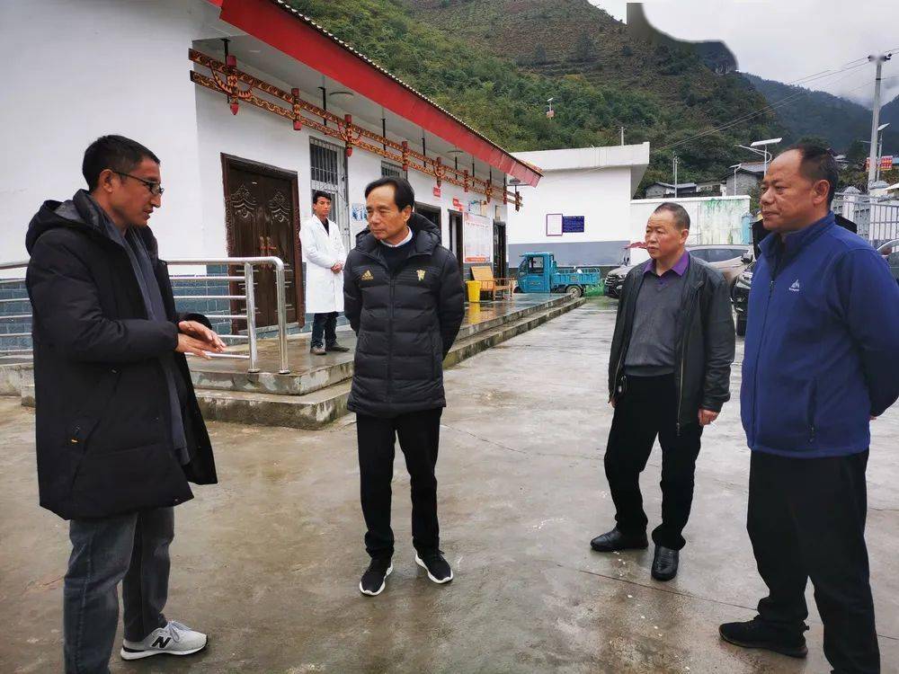 肖正权到南箐镇督战脱贫攻坚