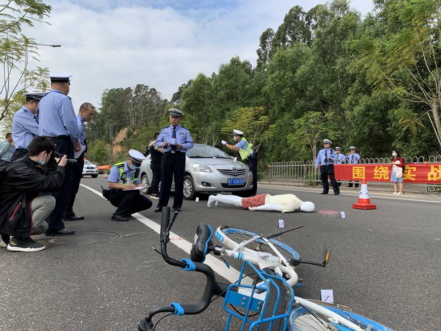 車禍不是比賽現場廣東交警開展道路交通事故現場勘查大比武