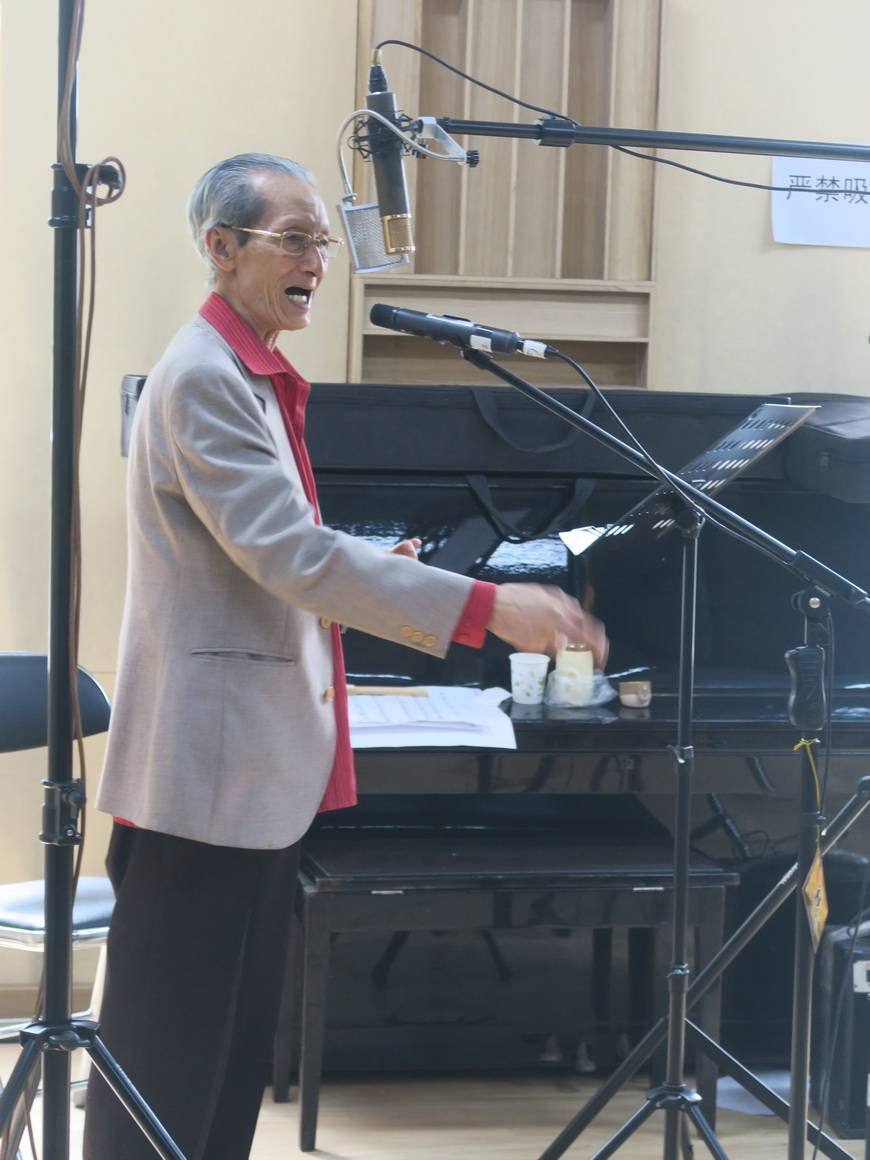 录制粤剧古腔年逾八旬粤剧名丑生叶兆柏留下宝贵财富