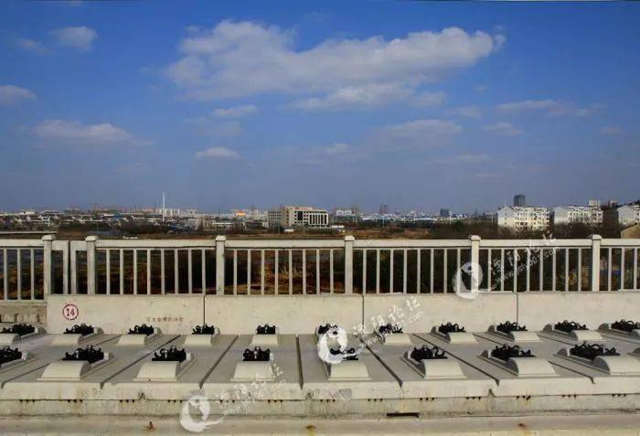 溧阳后周要新建幼儿园啦◇时代景城小区楼道被十几只野猫占领◇南溪河