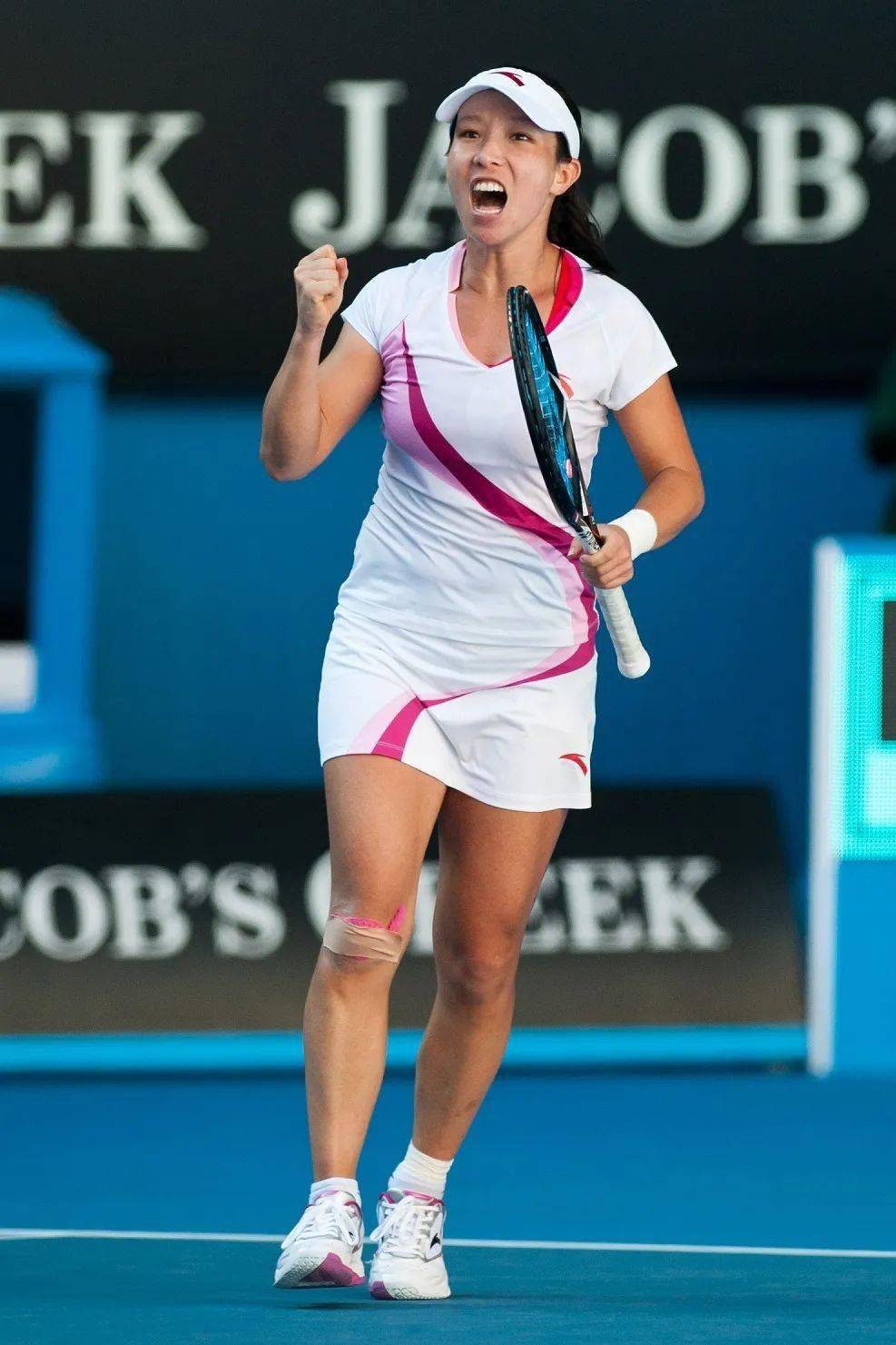 网球名将郑洁在福田开启人生新篇章引领全民健身新风尚