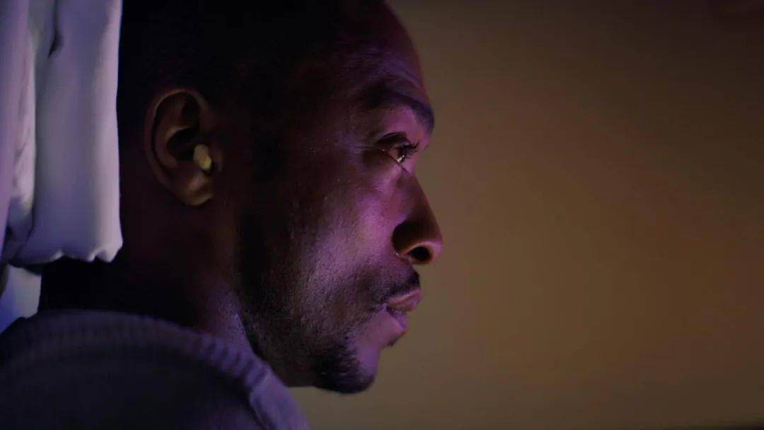 科幻惊悚片同步synchronic高评分10月23日上映它似乎离现实不远