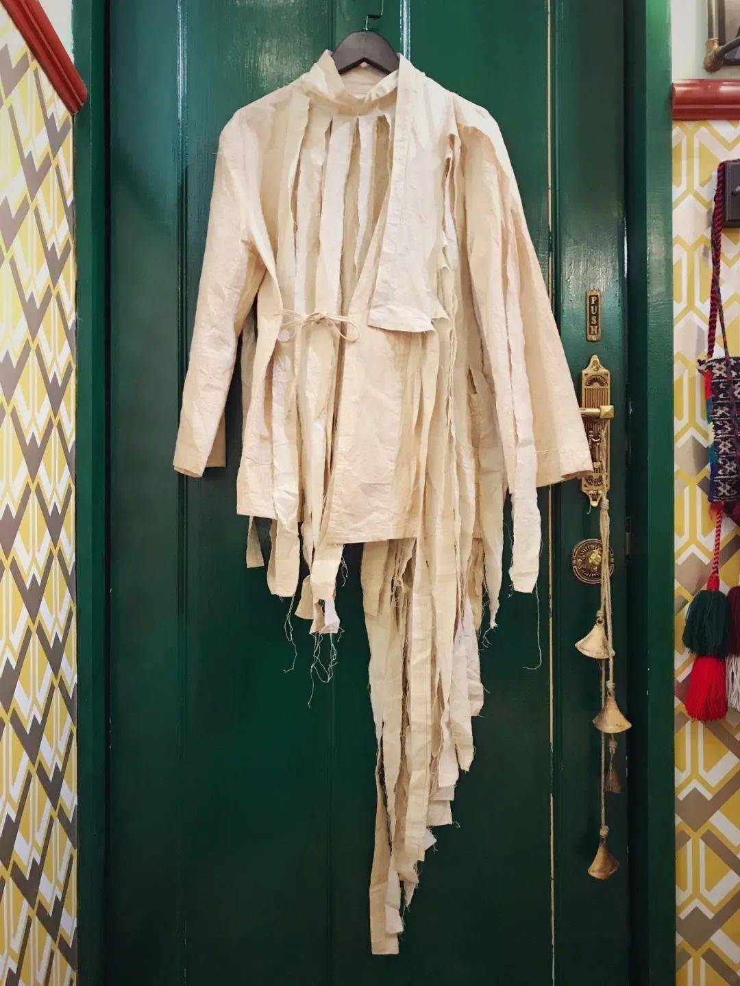 独物孤赏 | 以坯布之躯,还裁剪之魂.