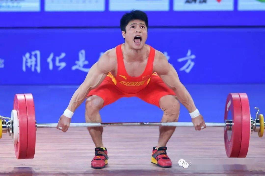 南安李发彬勇夺全国举重冠军  超世界纪录!