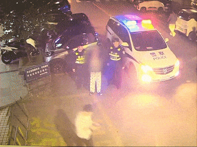 唐某18岁,均为柳州市人,初中毕业后就不再读书,整天游手好闲无所事事