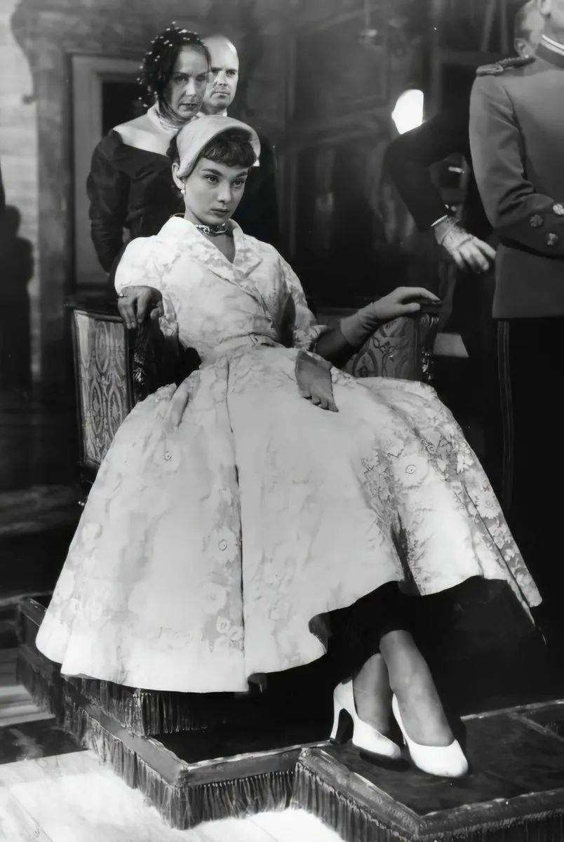 她获得过8个奥斯卡小金人,也是让奥黛丽·赫本,格雷丝·凯莉.