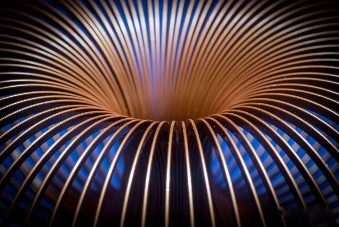 美学探究曲线美到底是一种什么样的美