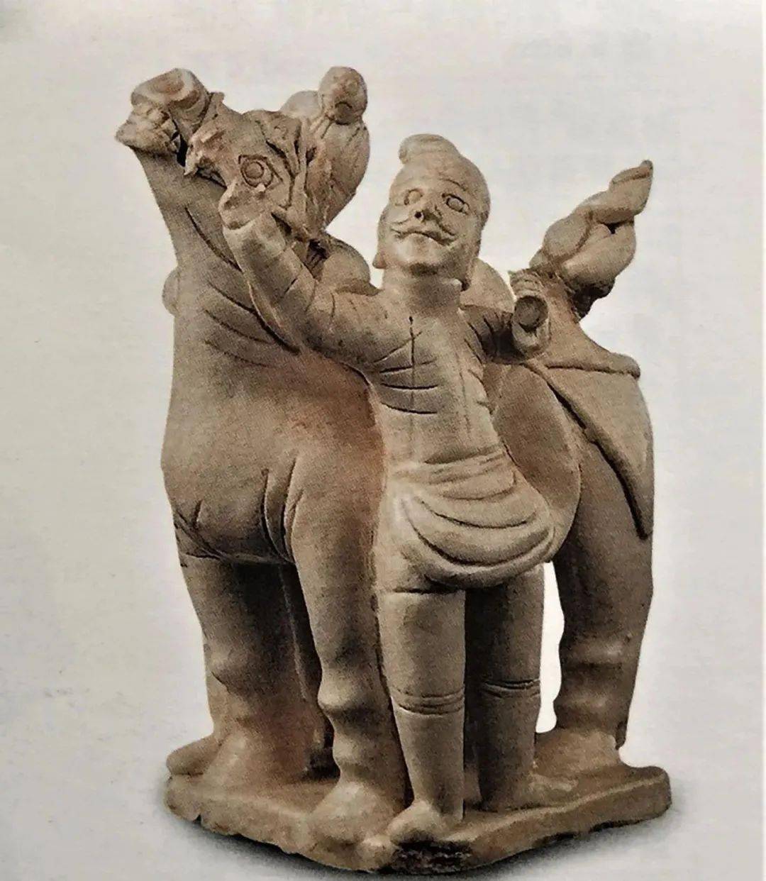 图1-1 青白釉胡人牵马俑(北宋)江西省博物馆藏