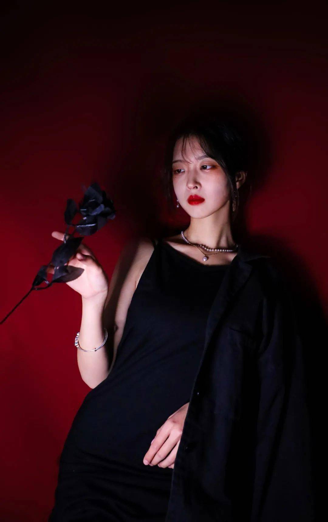 的春色捧一束鲜花 感一瞬阳光出镜:王玲玉start几盏烟火01快做好准备