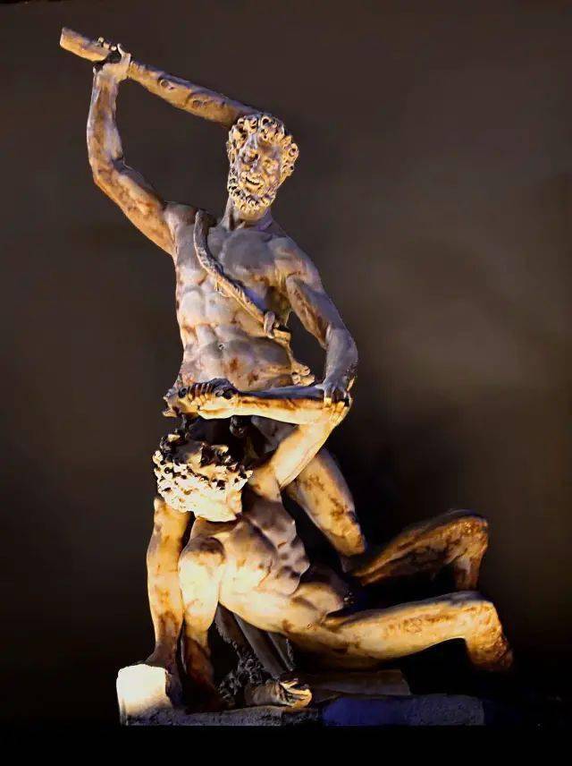 《围攻锡耶纳卡莫利亚港堡垒》16雕像17左侧大型壁画《神圣罗马帝