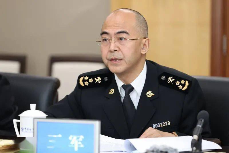 10月25日,海关总署召开例行记者通报会,口岸监管司司长王军向记者通报