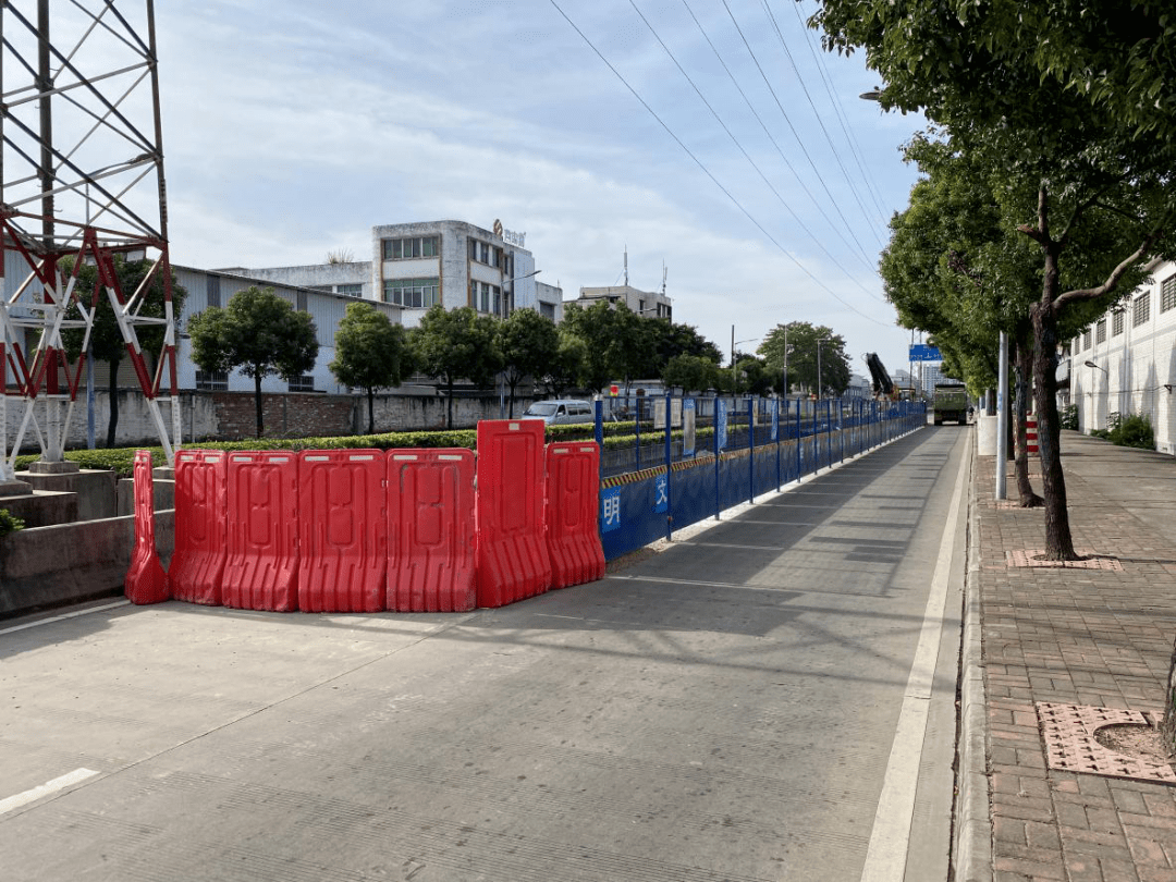 环镇南路与甘河路交界路口有临时封闭!请绕行走这里→_里水