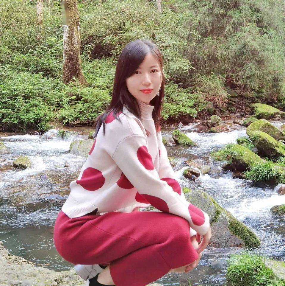 1986年出生身高160学历中专喜欢爬山和旅游的英山单身姑娘