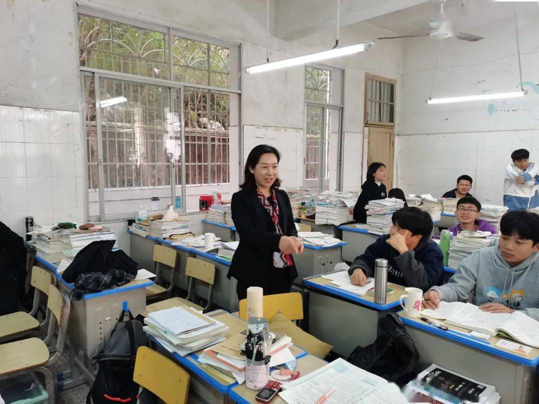 副县长蒋雪娇深入全州二中高中部调研教育教学工作