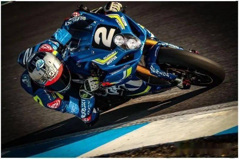 铃木耐力赛车队获得了第16个冠军