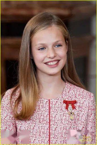 15岁西班牙女王养成计划一天行程吓退路人终于明白差距了