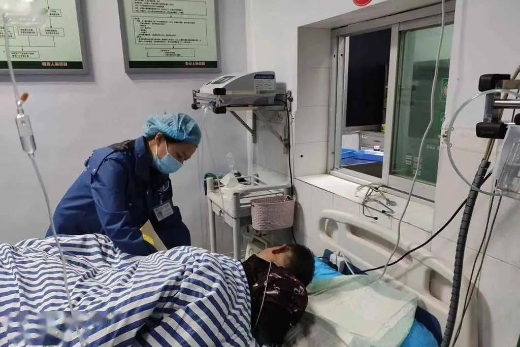 珙县三个村民食物中毒医院成功抢救6767