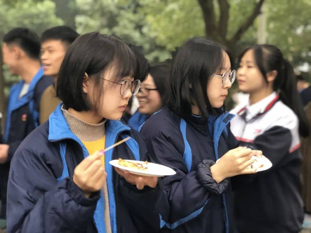 桑植一中美食节学生化身主厨欢乐洒满校园