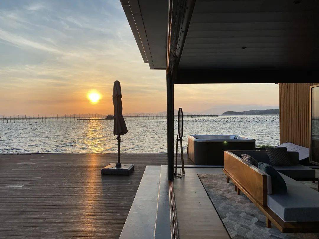 国内首个漂浮独栋海上别墅360被海包围遗世独立
