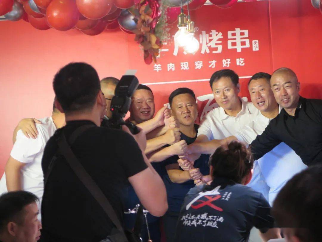 访谈 尹龙哲:绝地重生 危中有机_丰茂