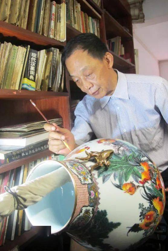 岭南文脉广州荔湾非遗出新出彩活力永庆坊走进广彩