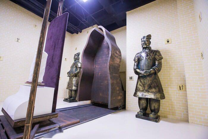 岩石密室关键词:拯救同伴/玩法丰富游戏时长:15-20分钟人数:2-3人建议