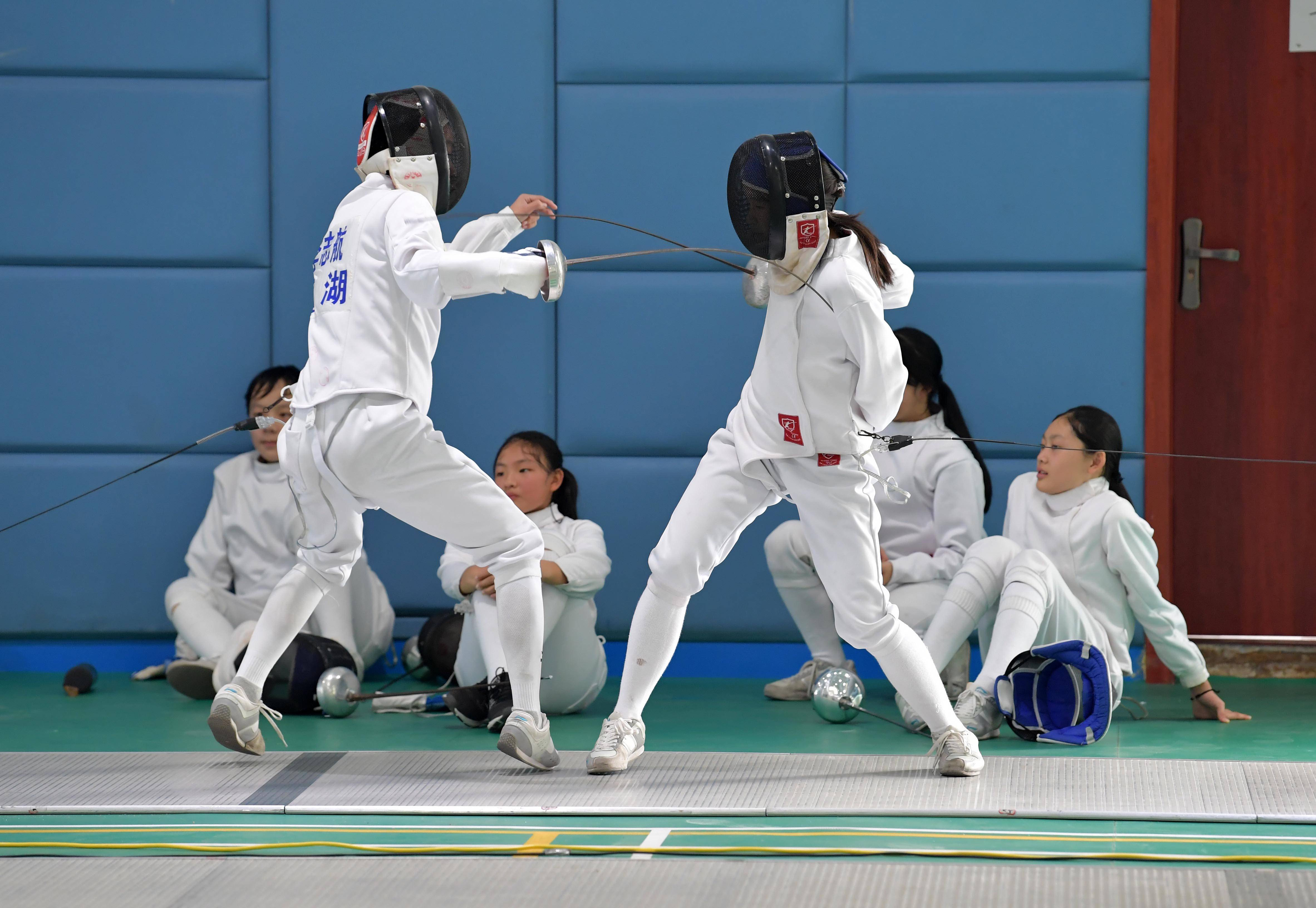 格斗中的小小"芭蕾舞者"_击剑