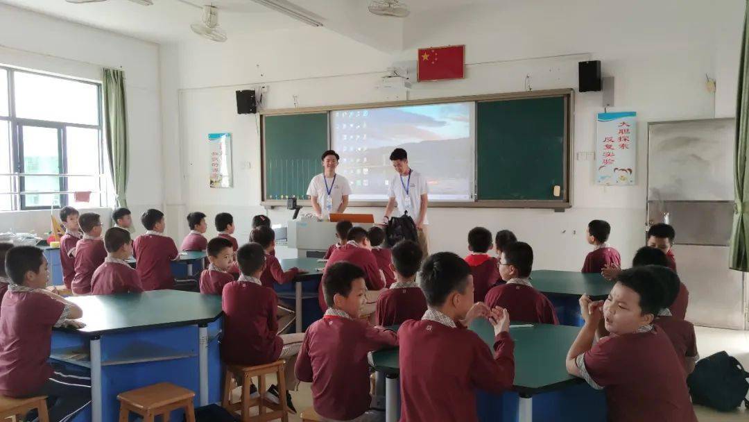 航空科普进校园——走进夏湾小学