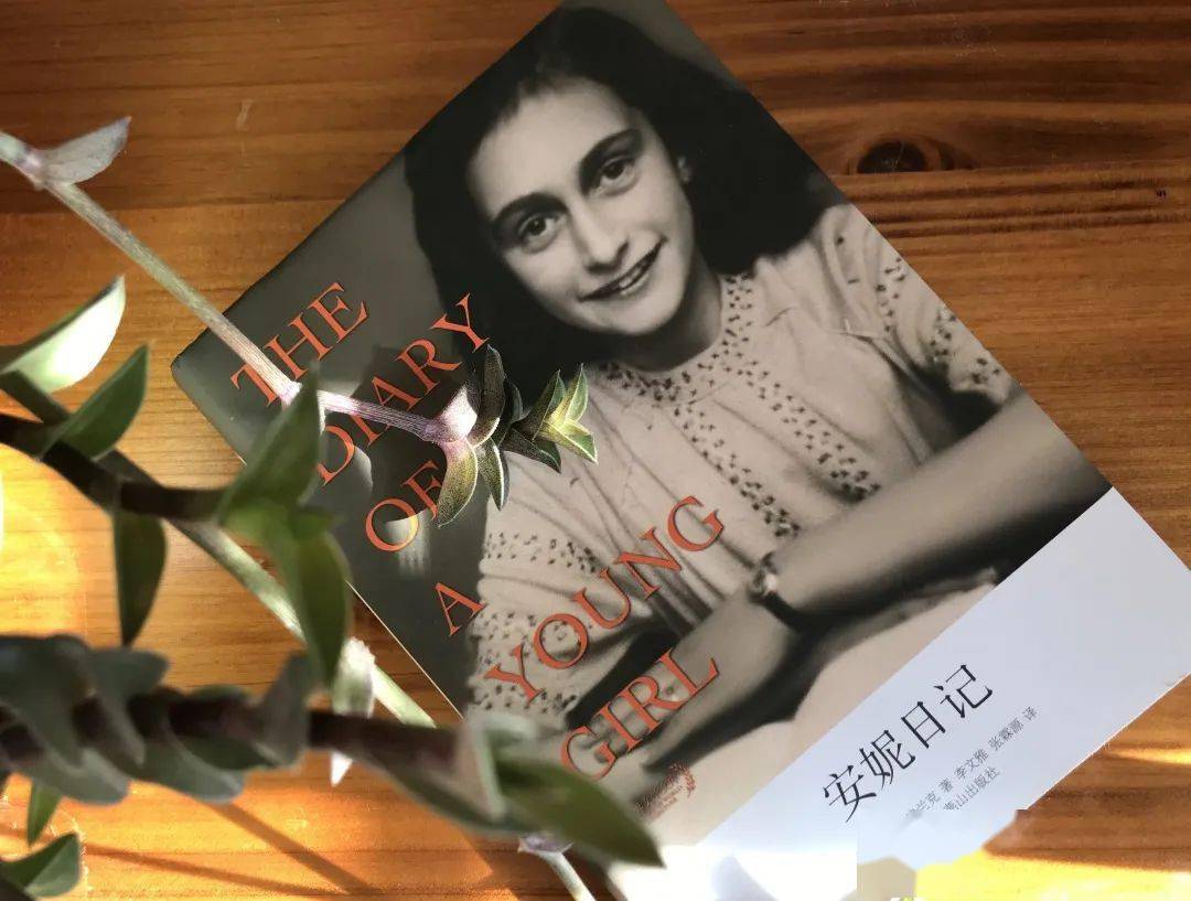 与奥斯卡影后以外, 还不得不提饰演的安妮·弗兰克这个影视形象