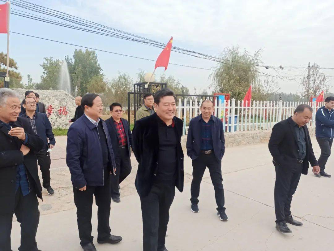 市政府副市长高文增,农业农村局党组书记夏广明,局长王学义,辛立庄镇