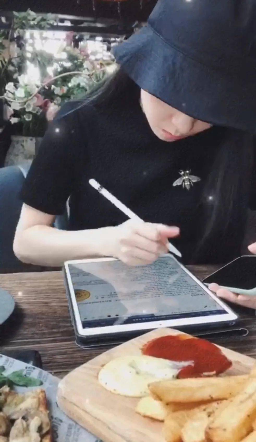 喜报央央胡许愿荣获中央政府最高级别奖学金国家奖学金