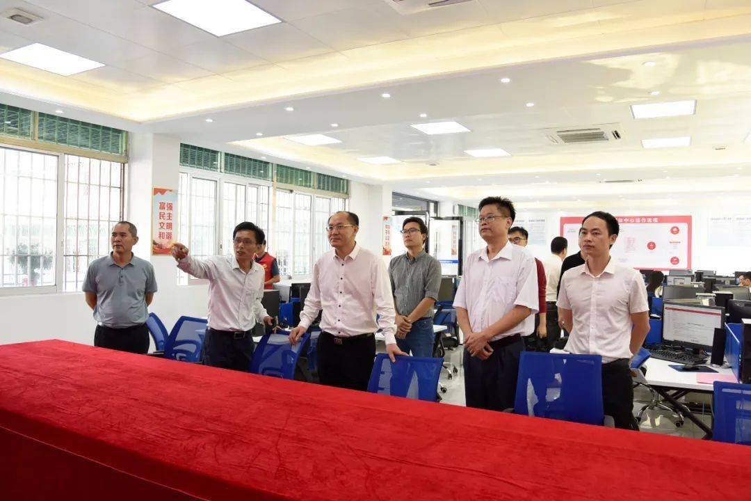 县委副书记,县长陈树源到怀集县融媒体中心调研指导中心建设运行情况